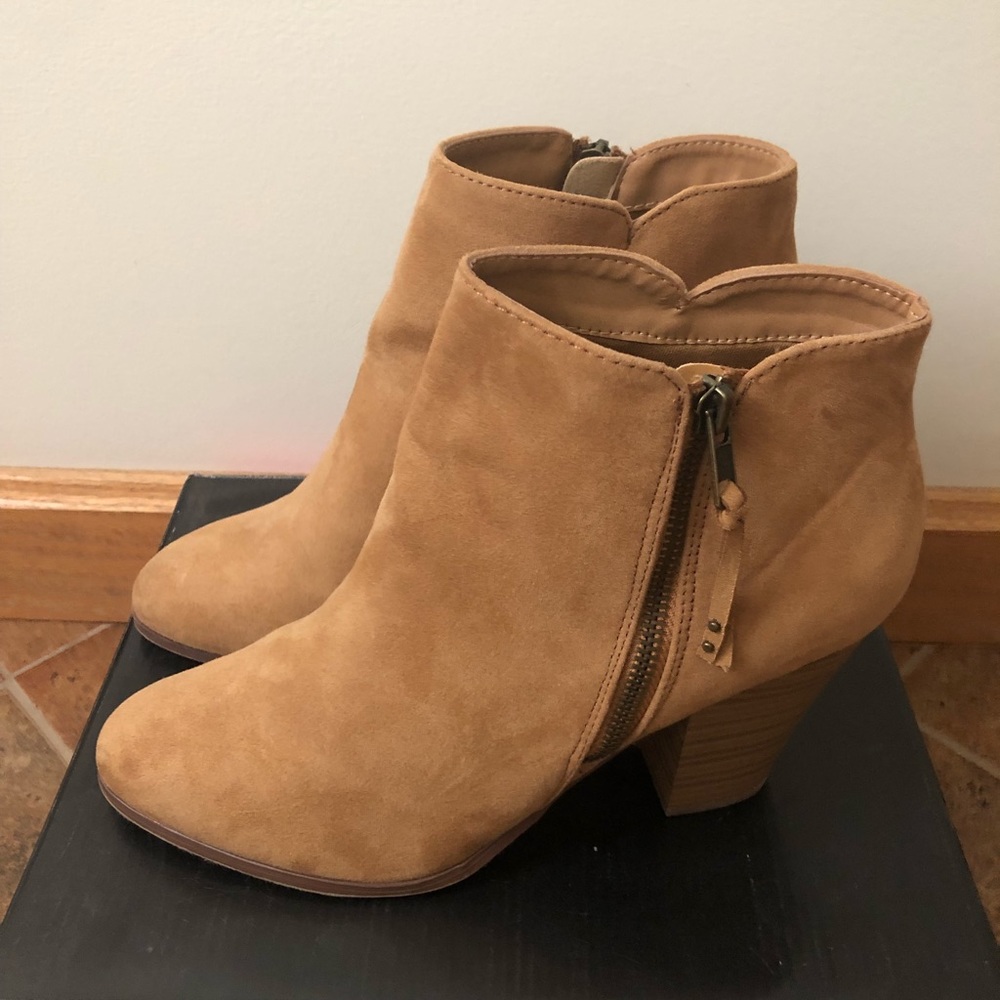 TAN BOOTIES - Picture 3 of 8